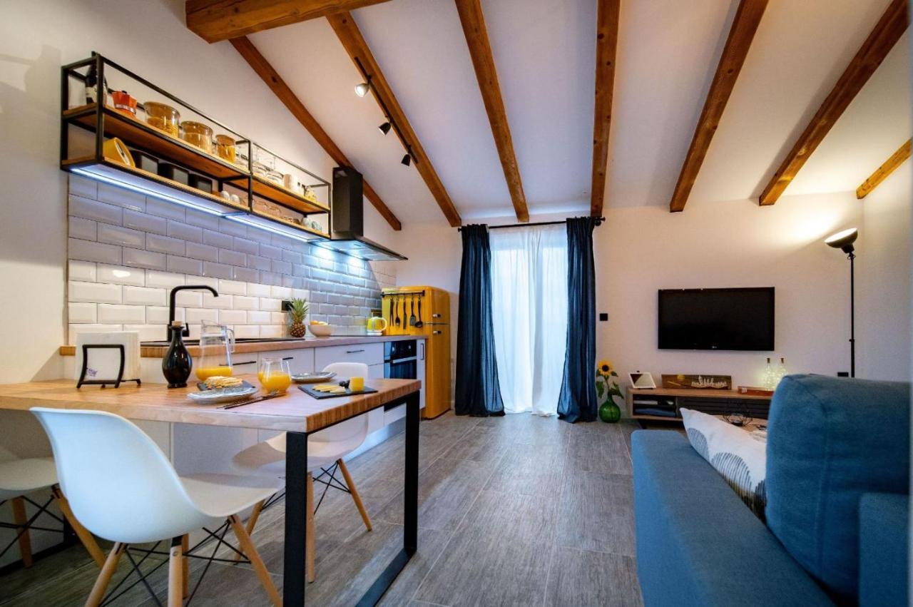 Novouredeni Apartman Marko Mundanije Zewnętrze zdjęcie