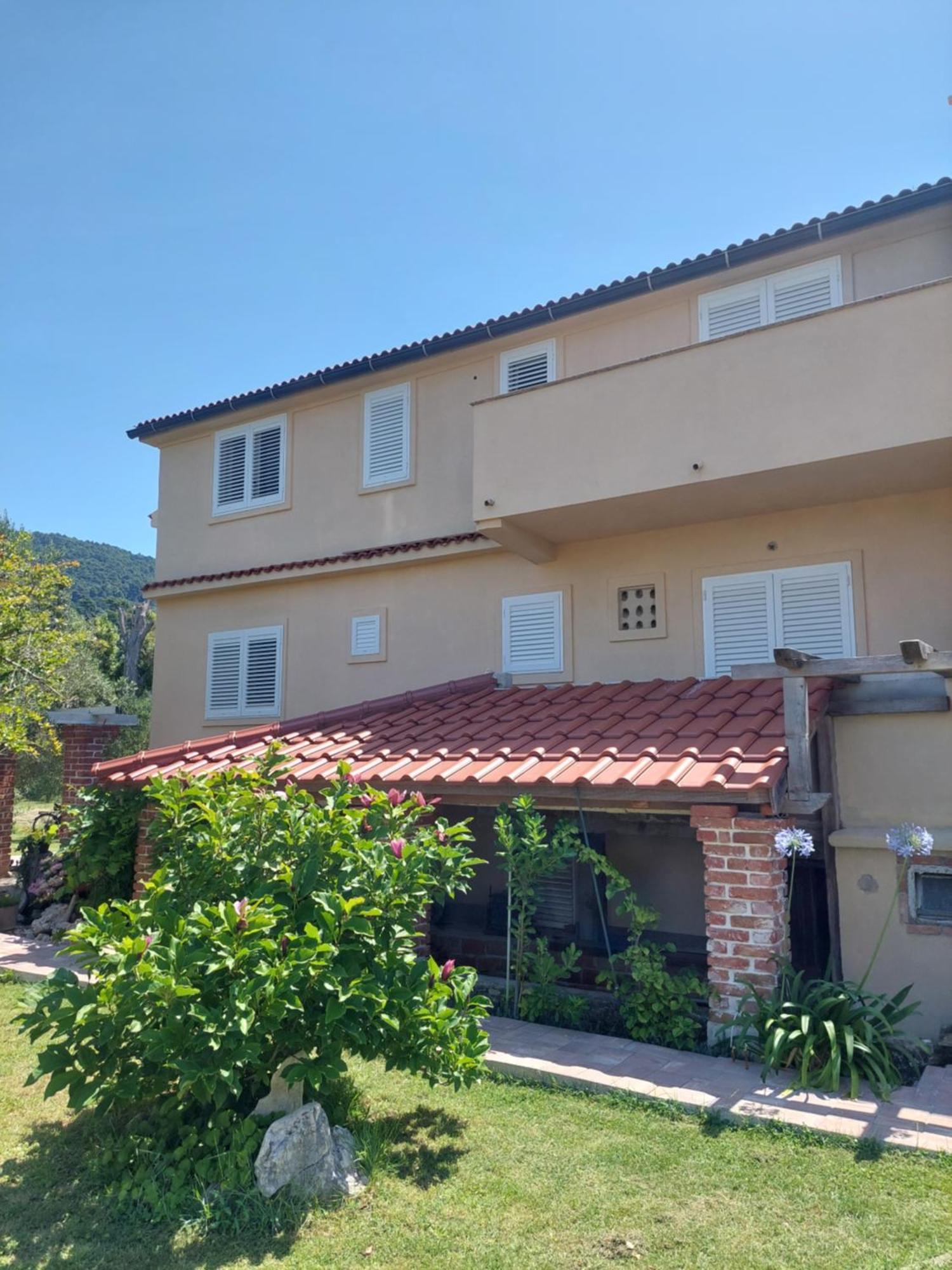 Novouredeni Apartman Marko Mundanije Zewnętrze zdjęcie